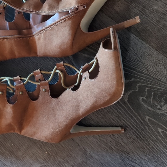 JustFab boots - Picture 2 of 6